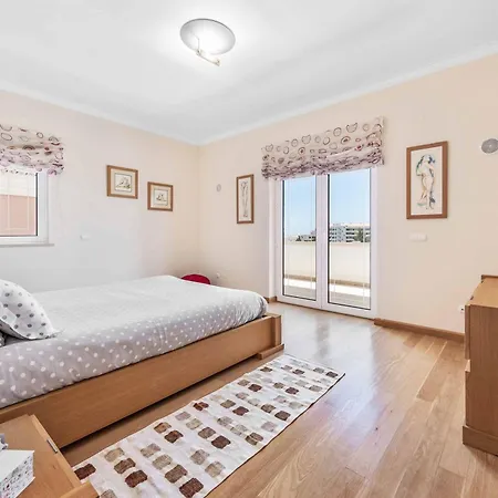 Sunflower Willa Albufeira